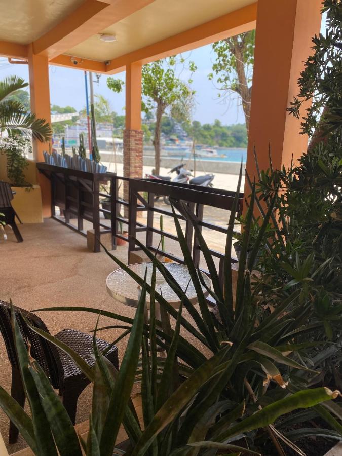 Papa Freds Beach Resort Пуерто-Галера Екстер'єр фото