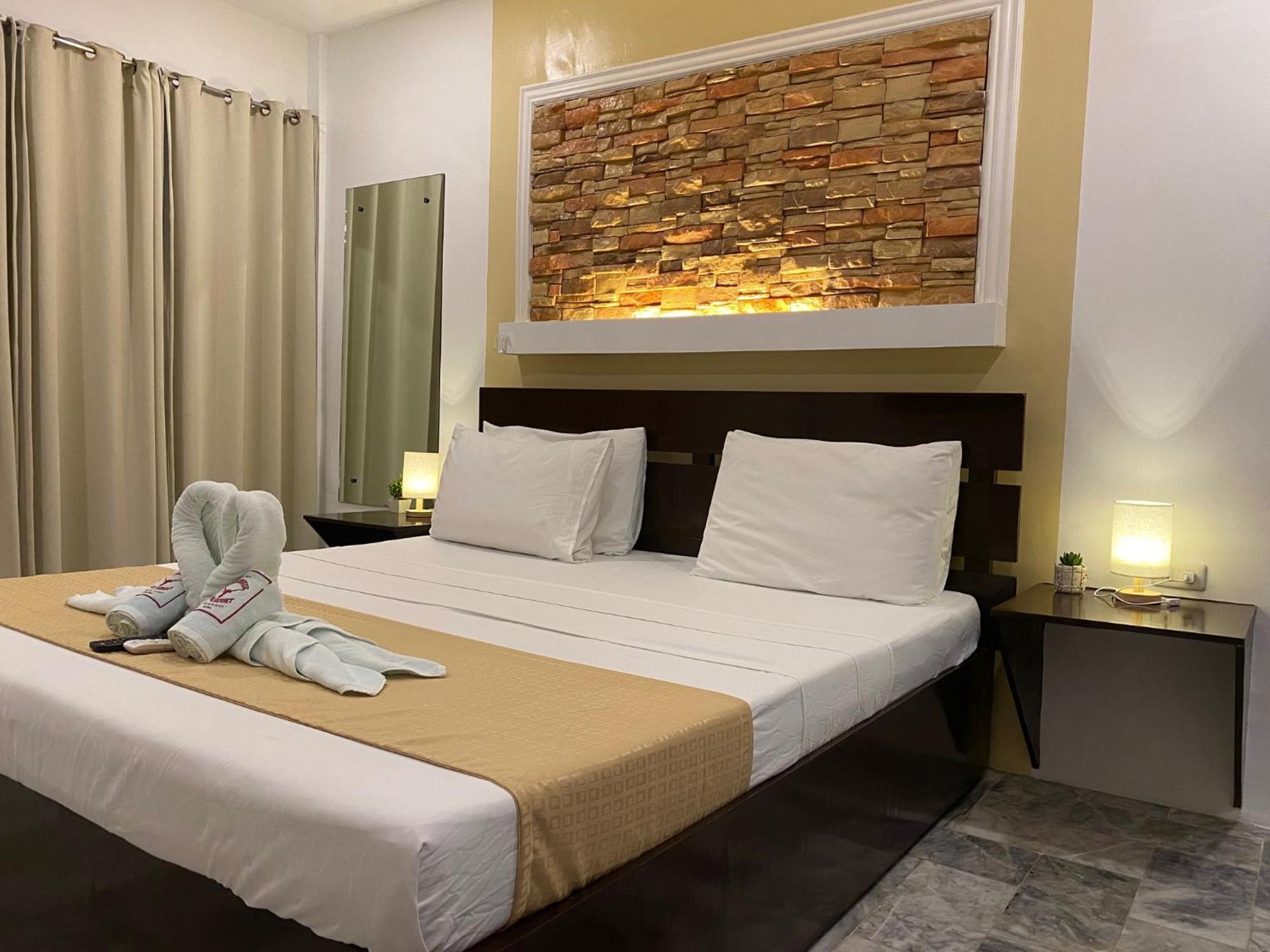 Papa Freds Beach Resort Пуерто-Галера Екстер'єр фото