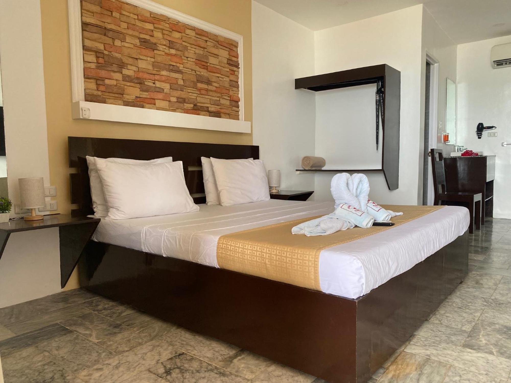 Papa Freds Beach Resort Пуерто-Галера Екстер'єр фото