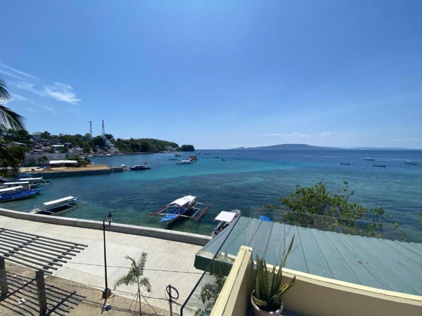 Papa Freds Beach Resort Пуерто-Галера Екстер'єр фото