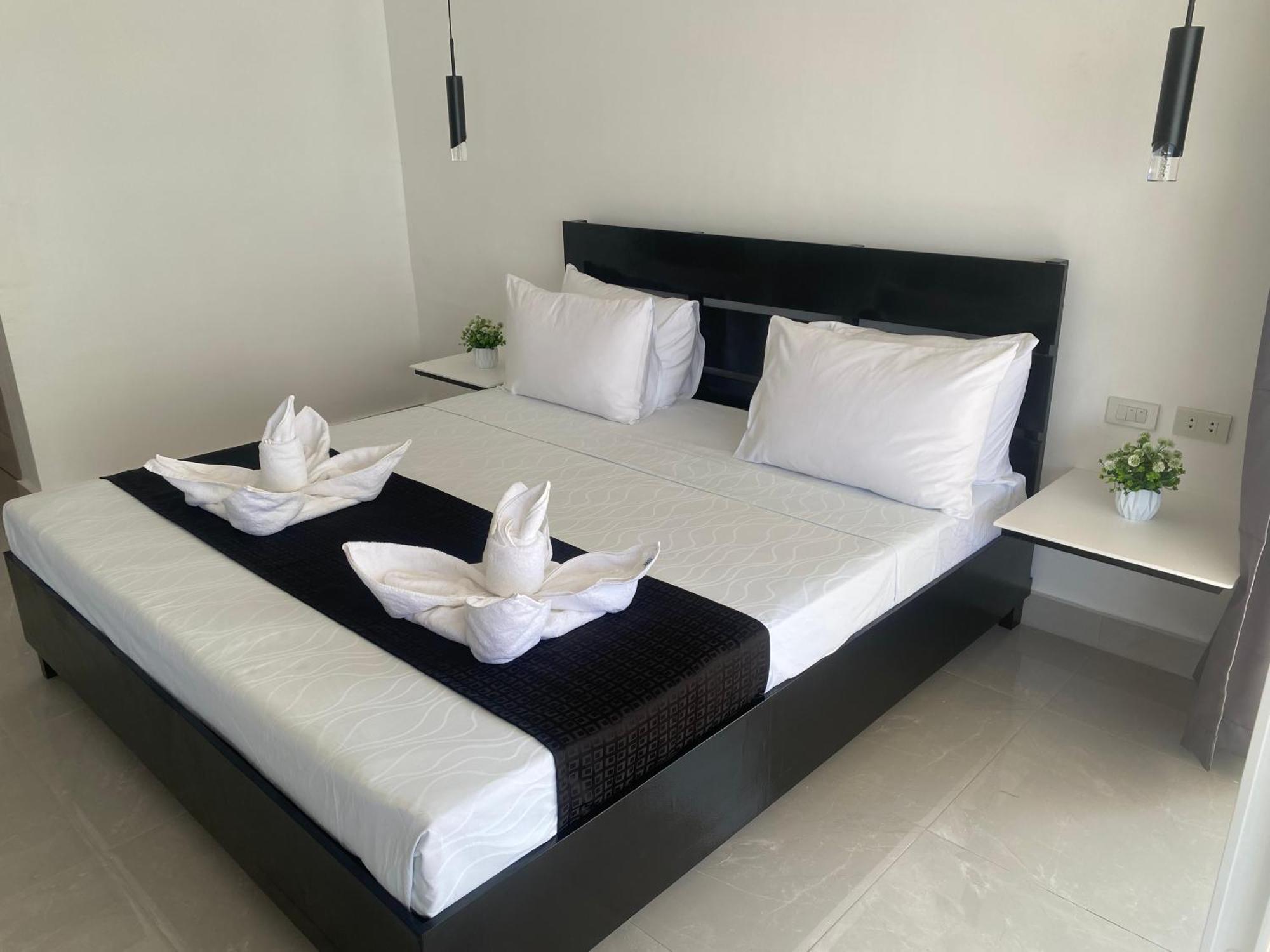 Papa Freds Beach Resort Пуерто-Галера Екстер'єр фото